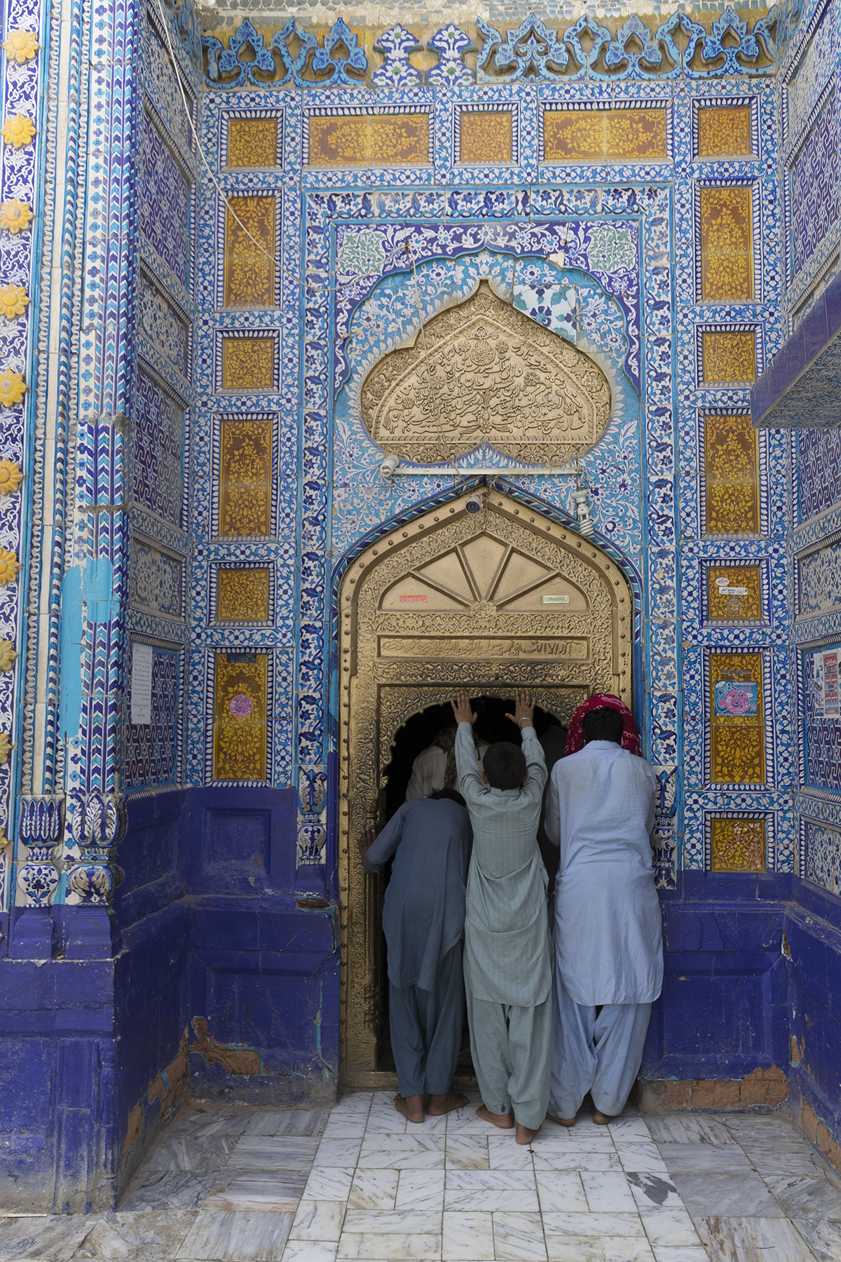 Worshippers at the Shrine of Sachal Sarmast, Pakistan