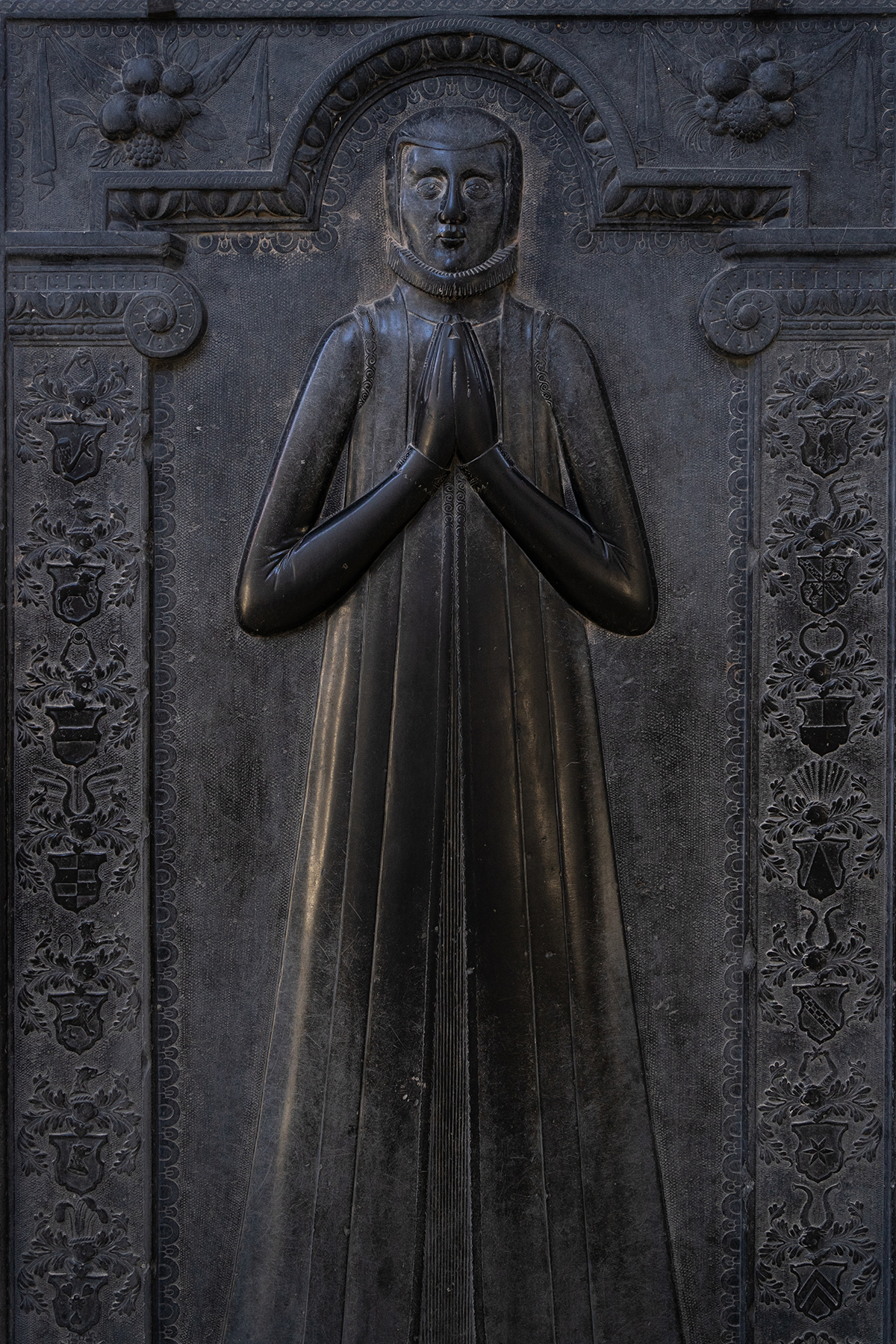 Mette Urne Tombstone, Aarhus Domkirke